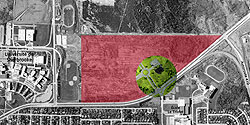 Sur cette photo satellite, le cercle vert indique lemplacement du CTA BRP-UdeS qui sera rig en face de lcole secondaire du Triolet. La zone de teinte rose montre lespace occup par le Parc Innovation appel  accueillir plusieurs autres btiments au cours des prochaines annes.