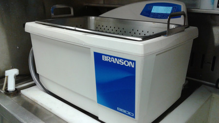 Un bain de nettoyage à ultrasons, modèle CPX8800H