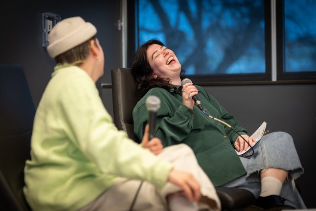 Les personnes animatrices Anne-Sarah Charbonneau et Florence Nadeau qui rient