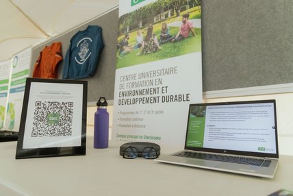 Kiosque du Centre universitaire de formation en environnement et développement durable