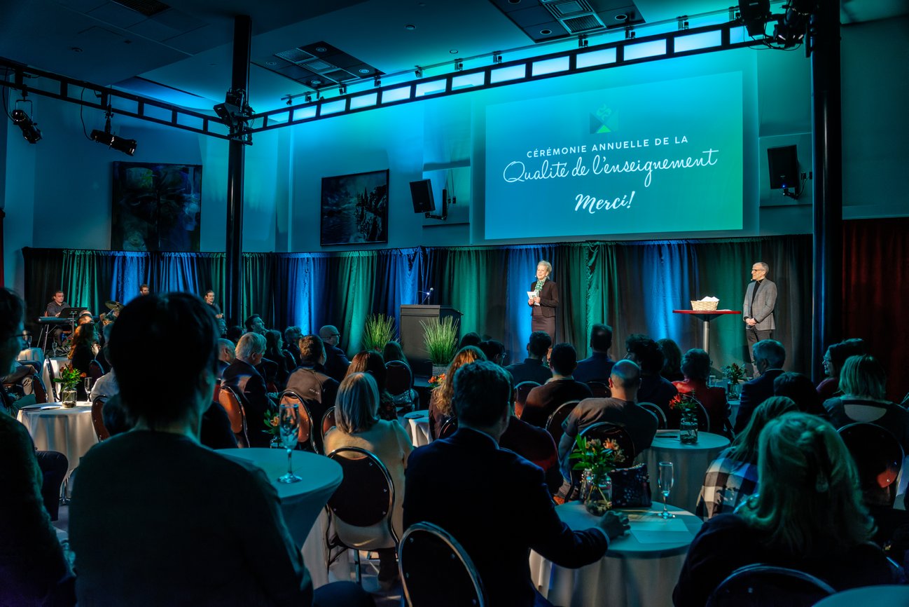 Foule lors de la cérémonie de reconnaissance