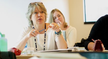 Dame professionnelle en formation