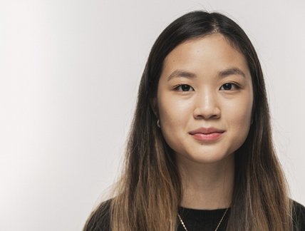 Étudiante asiatique