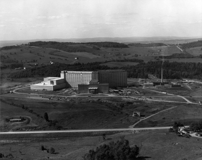 Vue aérienne du Campus de la santé, vers 1960