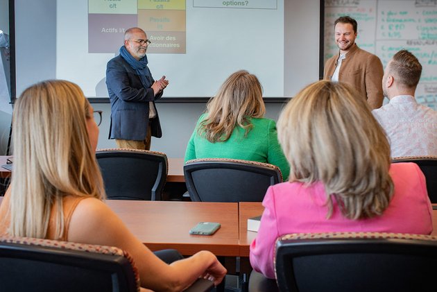 Lors d'un cours au EMBA