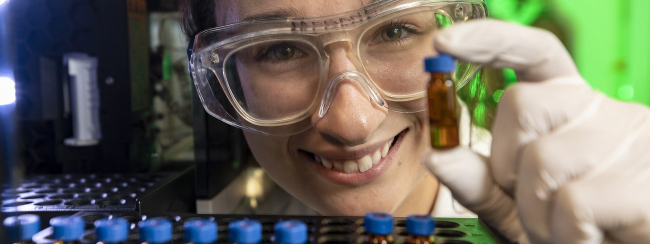 Étudiante avec un résultat de recherche