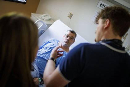 La résidence en médecine de famille à l’Université de Sherbrooke prépare les médecins de demain à répondre aux besoins des patients en première ligne.