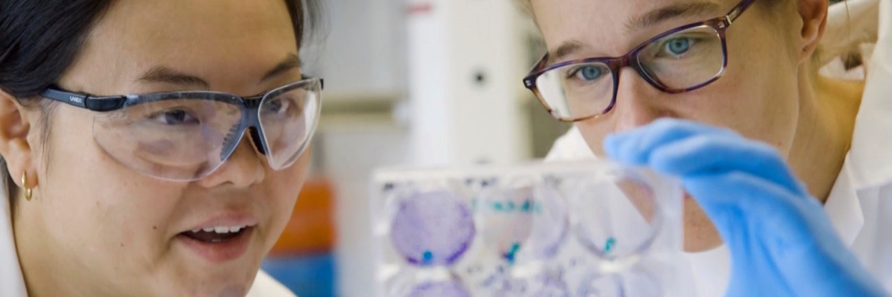 Étudiante aux cycles supérieurs et sa directrice de recherche