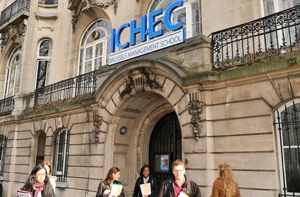 Bâtiment extérieur de l'Institut Catholique des Hautes Études Commerciales (ICHEC) Brussels Management School