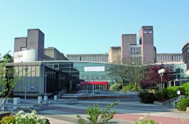 Bâtiment extérieur de l'Institut des mines-Télécom (IMT) Business School