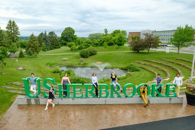 USherbrooke avec étudiantes et étudiants