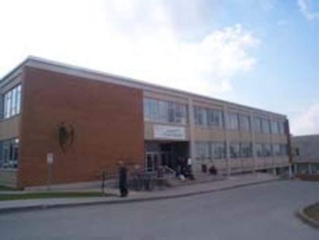 Photo de la façade de la Faculté d'éducation