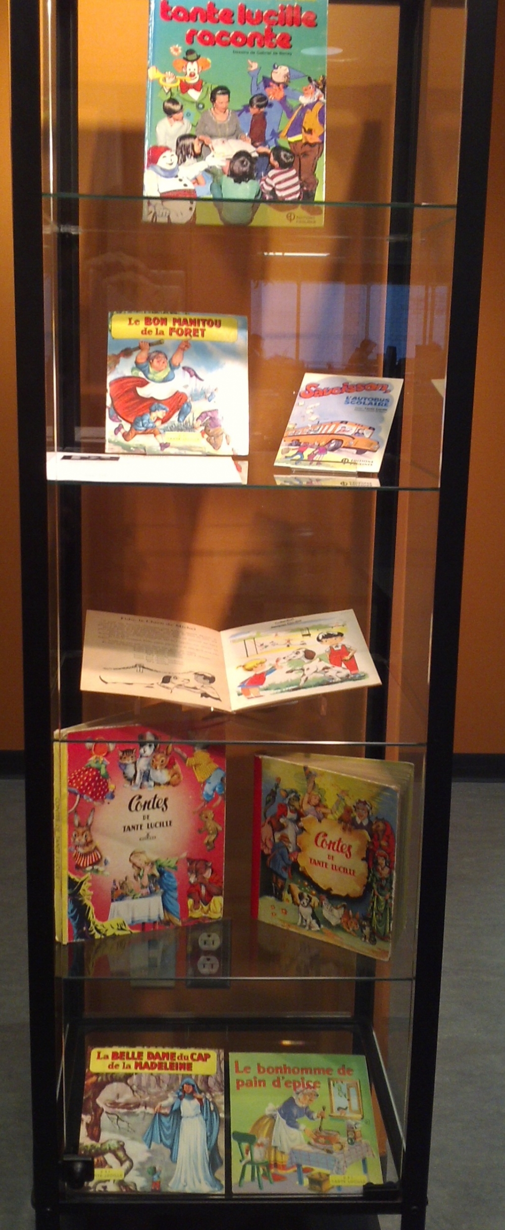 Exposition de livres pour enfants - Service des bibliothèques et archives -  Université de Sherbrooke
