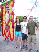 Marianne Bachand, Samuel Royer-Tardif et Philippe LeBel, au carnaval de Condado.