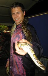 Parmi les nombreuses attractions touristiques, l'exhibition de serpents.