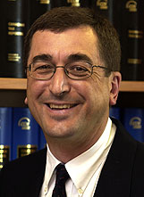 Le professeur Gilles Larin, titulaire de la Chaire de recherche en fiscalit et en finances publiques.