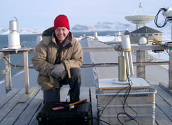 Le professeur de gomatique Norman O'Neill tudiera dans le cadre de l'Anne polaire internationale 2007-2008 les arosols prsents dans l'atmosphre arctique, polluants qui jouent un rle important dans le phnomne des changements climatiques.