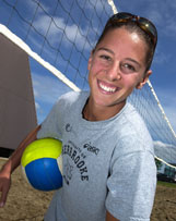 Annie Martin consacrera presque tout son temps au volley-ball de plage d'ici les prochains Jeux olympiques.