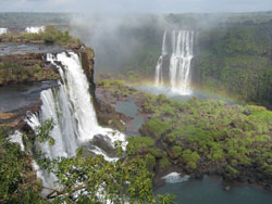 Les chutes d'Iguau avec peu d'eau (il rgnait dans cette rgion la plus grande scheresse depuis des dcennies).