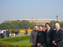 Quatre des membres de la mission en Inde : Simon, Maude, Hugo et Jean-Philippe.