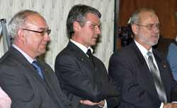 Michel Bernard, directeur gnral adjoint aux affaires ducatives, Gilles Boudrias, prsident, et Claude St-Cyr, directeur gnral, tous trois de la Commission scolaire de la Rgion-de-Sherbrooke.