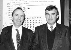 La campagne Complices dans la poursuite de l'excellence s'est tenue en 1988 alors qu'Alde Cabana tait recteur de l'Universit. Il est photographi avec Marcel Dutil, prsident de la campagne de financement.