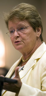 Gro Harlem Brundtland, reconnue comme une spcialiste mondiale du dveloppement durable, proposera une confrence unique prsente en primeur au Centre culturel, le 18 juin.