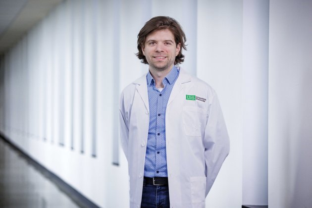 Christian Iorio-Morin, professeur-chercheur au Département de chirurgie et au CRCHUS