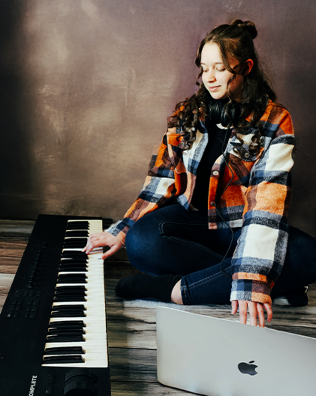 Maxym Côté etudiante compositrice ecole de musique udes