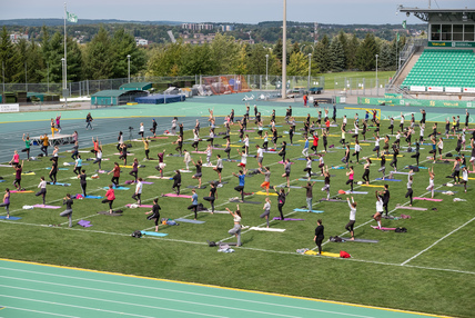Yoga au stade extérieur