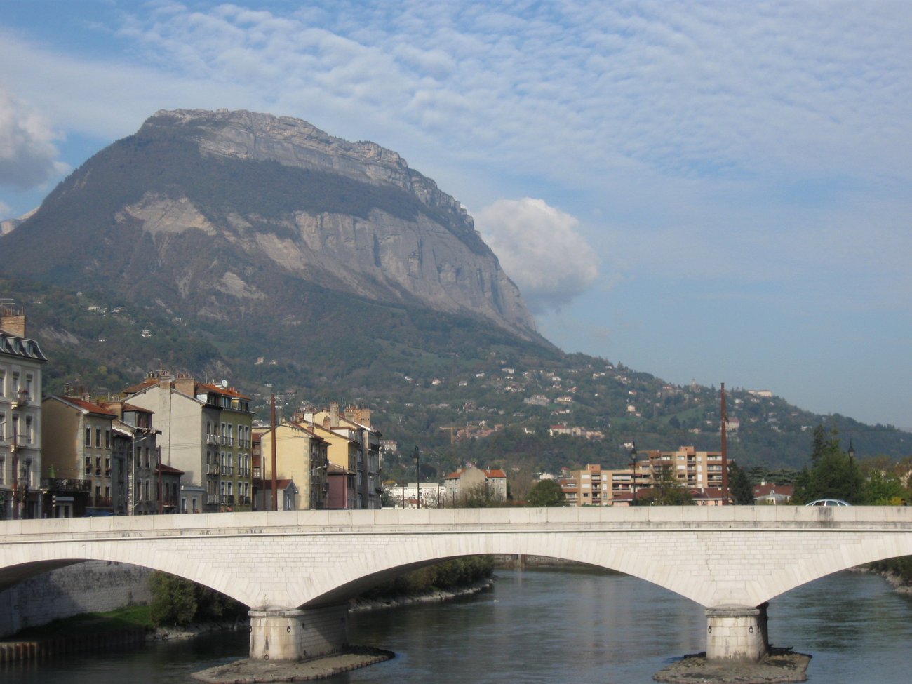 Vue d'un pont à Grenobles
