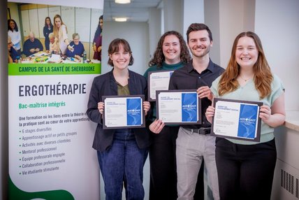 Prix Reconnaissance agent de changement social remis à David Desjardins, Rose Desmeules, Sandrine Séguin, Marie-Jeanne Trifiro et Ève Thibeault