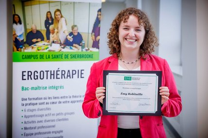 Prix Résilience en ergothérapie remis à Émy Robitaille
