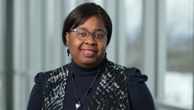 Photo of Professor Ruth Ndjaboue