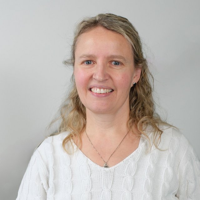 Photo of Professor Fanie Pelletier