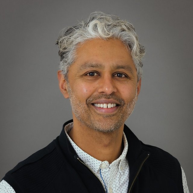 Photo of Professor Karl Fernandes