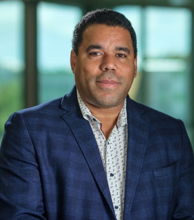 Photo de Dominic Therrien, vice-recteur au développement des plateformes institutionnelles de l'Université de Sherbrooke