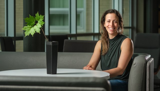 Photo of Professor Isabelle Laforest-Lapointe