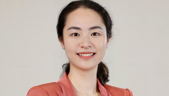 Photo de la professeure Yili Tang