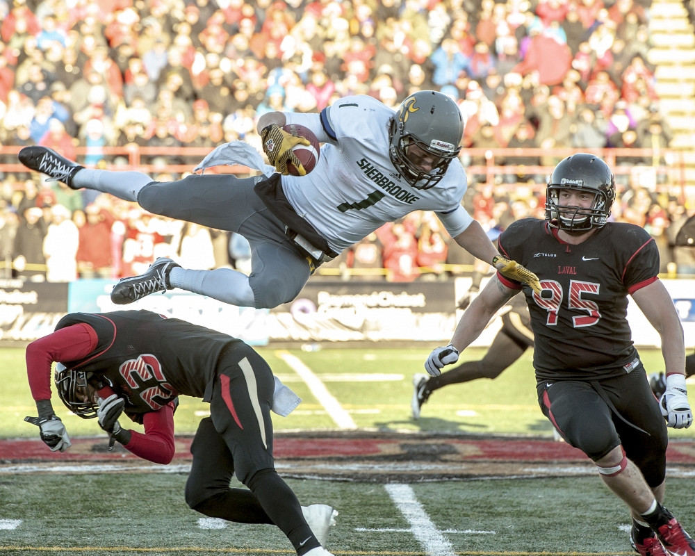 Malgr&eacute; une performance exceptionnelle du receveur de passes S&eacute;bastien Blanchard, le Vert&nbsp;&&nbsp;Or n'a pas &eacute;t&eacute; en mesure de l'emporter.