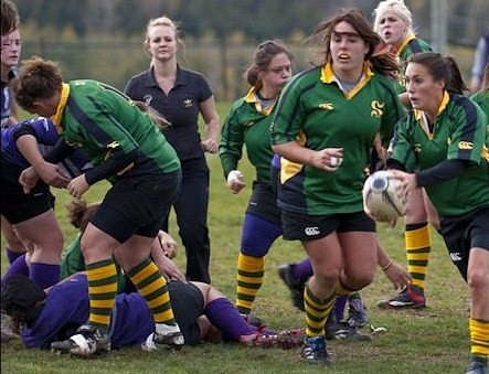 Lisa-Anne Lessard (centre) a connu un fort match face aux Lady Gaiters de l'Universit&eacute; Bishop's.