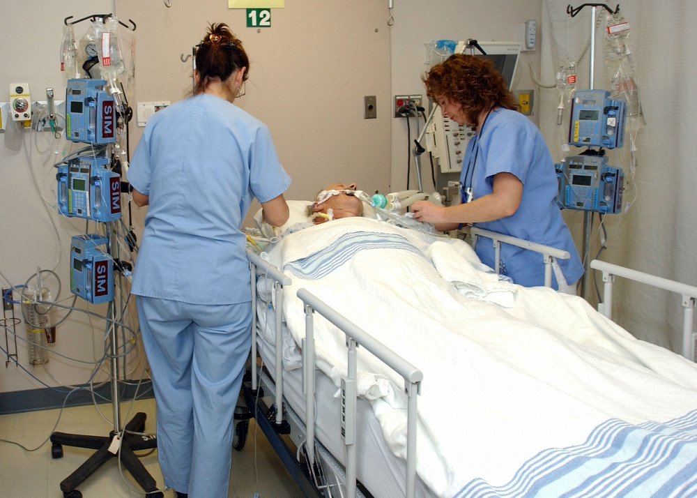 &laquo;Combien d&rsquo;heures peut-on travailler par jour tout en assurant la s&eacute;curit&eacute; des patients?&raquo;, s'interroge Pr Christian Rochefort.