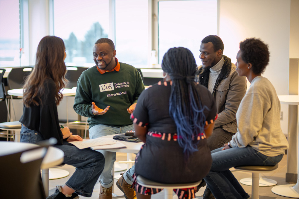 Dans le cadre du Mois de l'histoire des Noirs, cinq personnes étudiantes issues de diverses facultés se sont réunies pour discuter de leurs réalités.