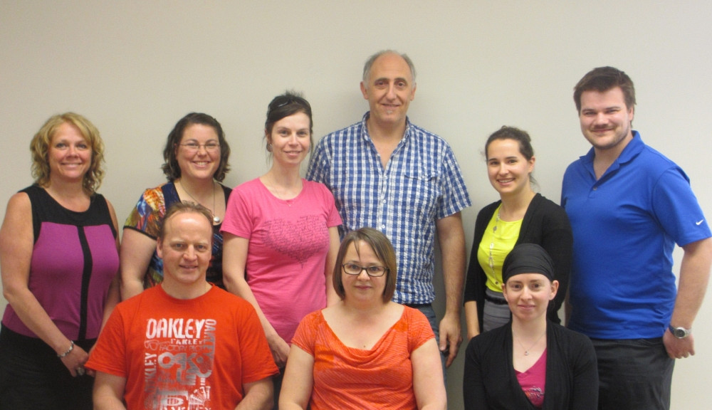 Arri&egrave;re-plan: Claudia Fortin, Cynthia Gagnon-Ouellet, Nancy Turcotte, &Eacute;ric Fabr&egrave;s, Annie-Claude Roberge, Jean-Philippe L.BeaudoinPremier plan : Jacques Gagnon, Janique Gagnon (r&eacute;pondante locale PERFORMA), Lia Tarini.