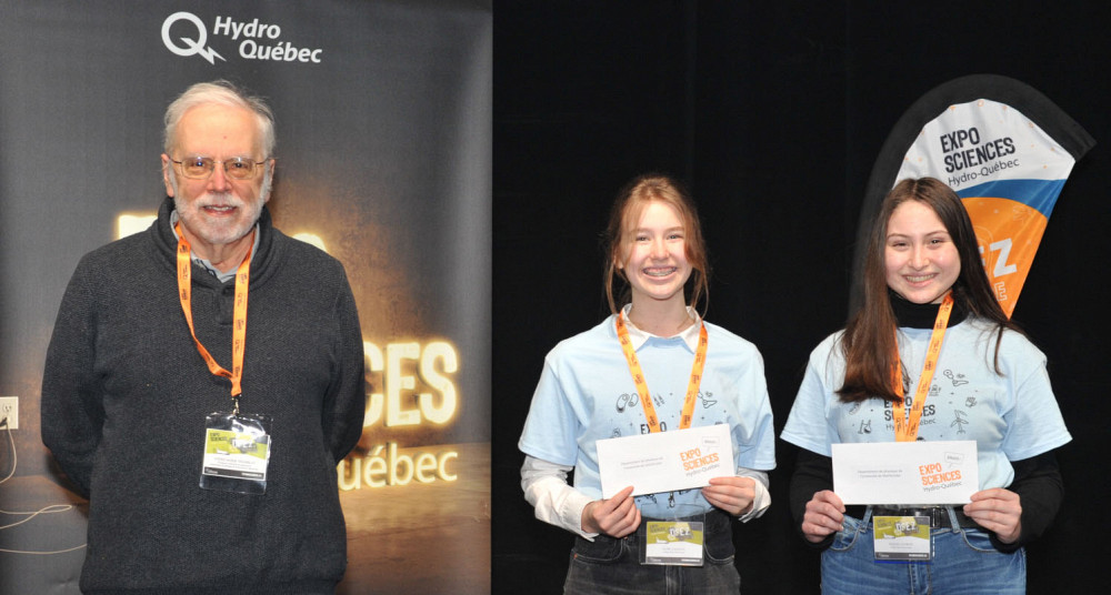 Le directeur du D&eacute;partement de physique a remis le prix du D&eacute;partement de physique &agrave; deux &eacute;l&egrave;ves du Coll&egrave;ge Mont-Notre-Dame : &Eacute;lise Gagnon et Ariane Gadbois