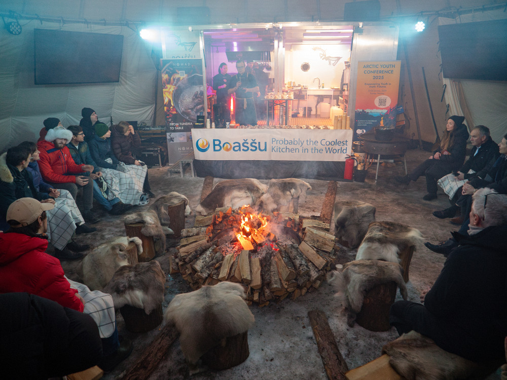 Autour du feu (photo fournie)