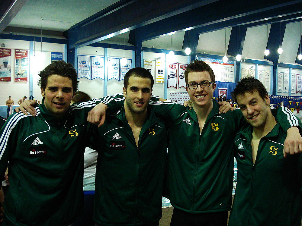 L'équipe masculine de natation Vert & Or composée de Pierre-Olivier Jean, Mark Maizonnasse, Louis Tétreault et Antoine Lamoureux-Auclair a pris le 14e rang sur 19 au classement cumulatif du championnat de natation de Sport interuniversitaire canadien.