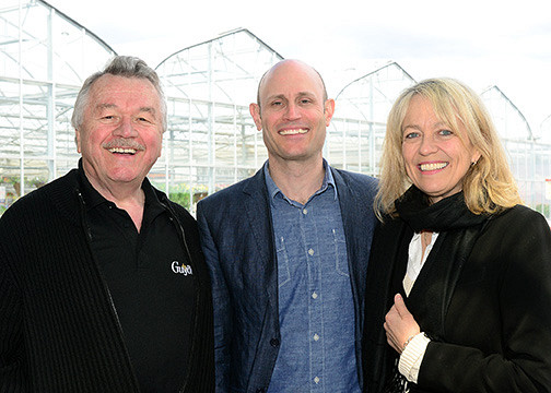 Andr&eacute; Dion, propri&eacute;taire de la Ferme Guyon; Albert Mondor, enseignant en horticulture, et Denyse R&eacute;millard, directrice du Centre universitaire de formation en environnement et d&eacute;veloppement durable de l'Universit&eacute; de Sherbrooke.