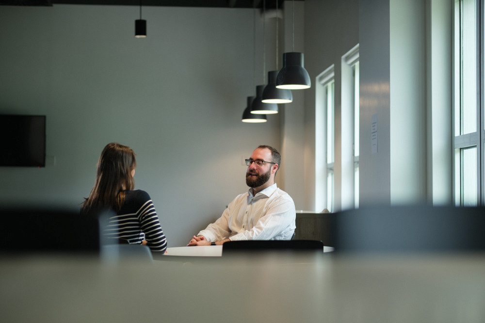 Les recherches du professeur R&eacute;mi Labelle-Deraspe portent sur l&rsquo;incivilit&eacute;, le respect, le harc&egrave;lement sexuel et de genre, les formes modernes de discrimination, la diversit&eacute; et l&rsquo;inclusion.