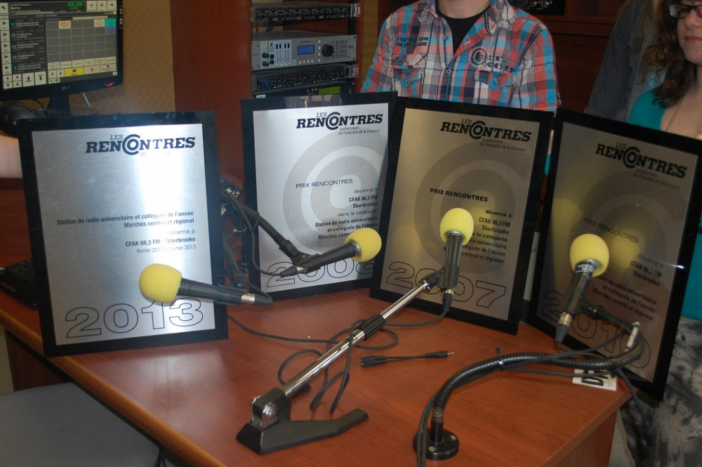 CFAK remporte le prix « Station de radio universitaire et collégiale de l’année – Marchés central et régional ».